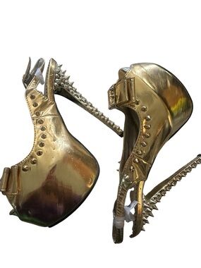 Gold Spike Embellished sexy Platform Slingback statementHeels new wo box size 7